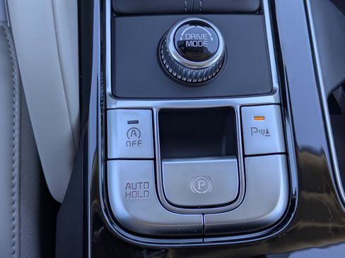 New 2025 Kia Telluride S image 32