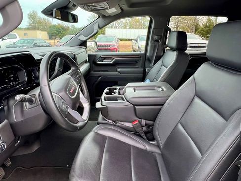 Used 2025 GMC Sierra 1500 SLT image 4