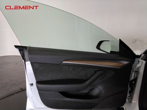 Used 2023 Tesla Model 3 Standard Range image 23