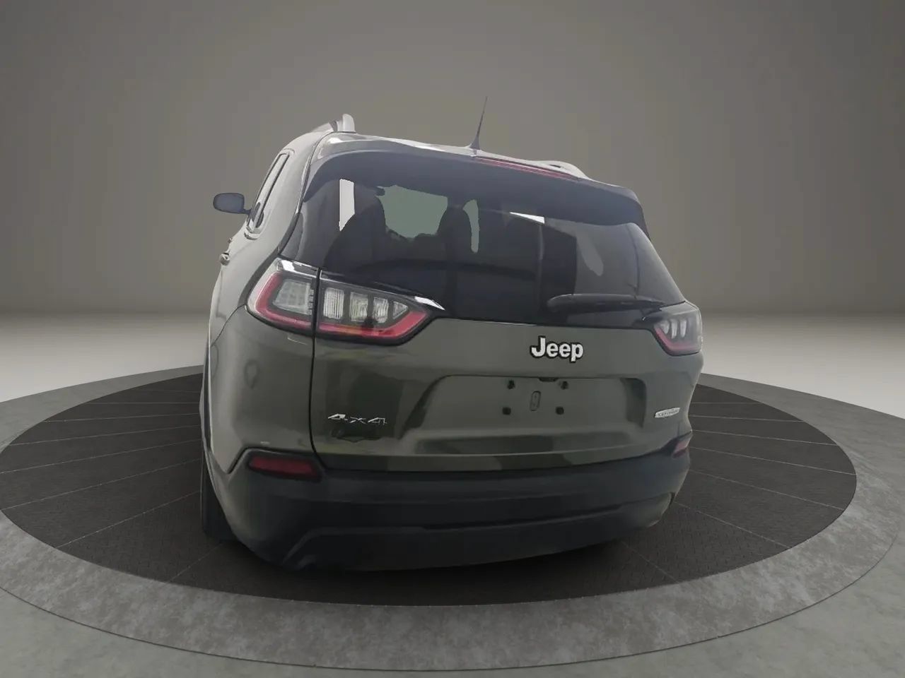 Used 2019 Jeep Cherokee Latitude Plus w/ Cold Weather Group AWD/4WD image 8