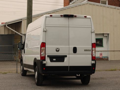 Used 2025 RAM ProMaster 2500 w/ Convenience Group FWD image 6