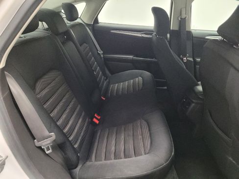 Used 2016 Ford Fusion SE FWD image 19