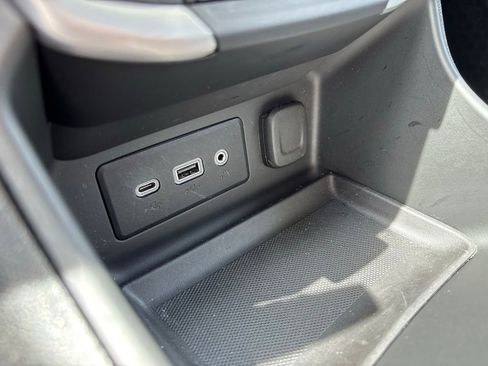 Used 2023 GMC Terrain SLE w/ Driver Convenience Package image 27