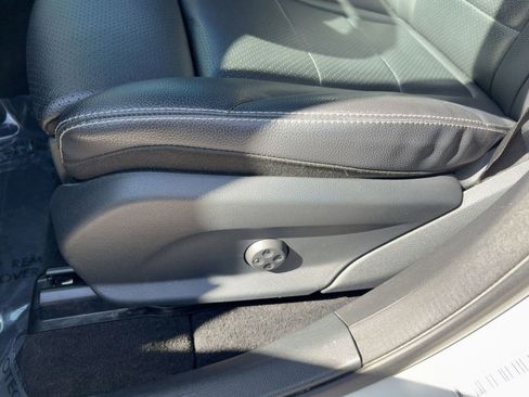 Used 2019 Mercedes-Benz GLC 300 4MATIC image 14