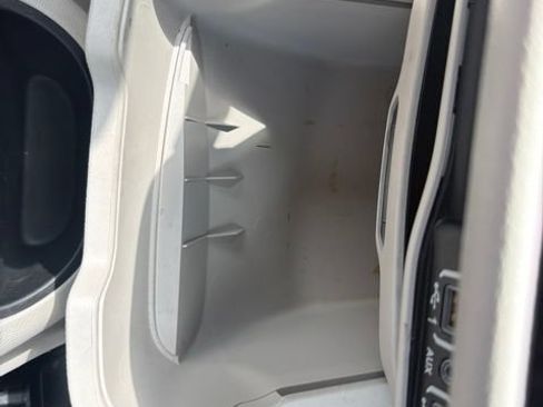 Used 2023 Chrysler Pacifica Touring-L FWD image 40