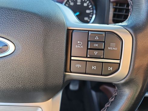 Used 2024 Ford Expedition Limited image 19