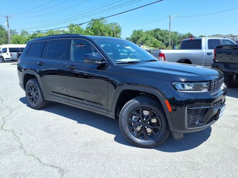 New 2026 Jeep Grand Cherokee L 4WD image 2