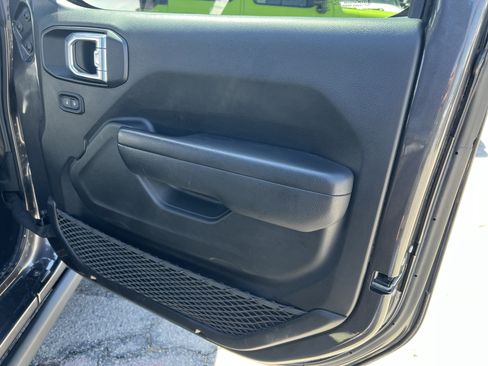 Used 2022 Jeep Wrangler Unlimited Sport AWD/4WD image 24