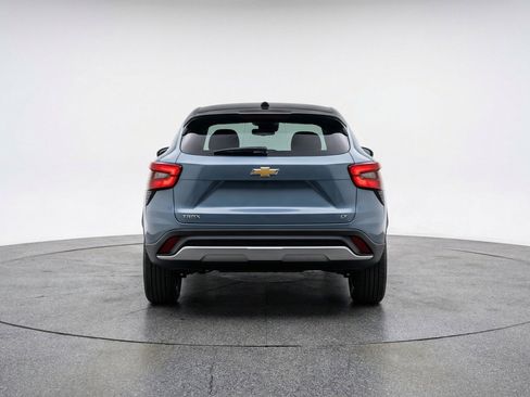 Used 2025 Chevrolet Trax LT FWD image 7