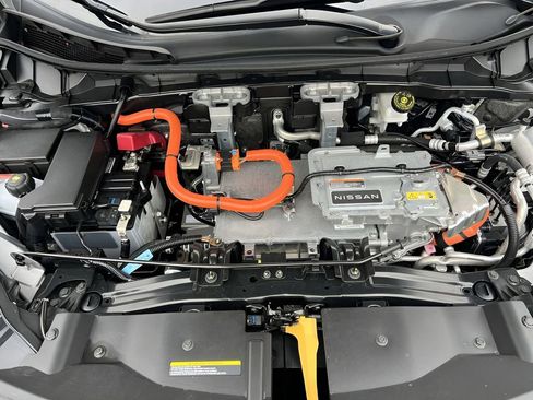 Used 2023 Nissan Ariya AWD image 28