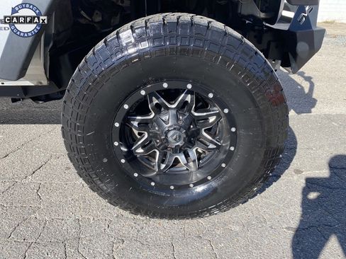 Used 2011 Jeep Wrangler Unlimited Sahara image 9