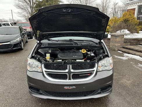 Used 2017 Dodge Grand Caravan SE w/ Power Window Group FWD image 12