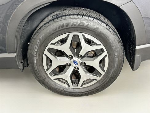Used 2019 Subaru Forester Premium image 11