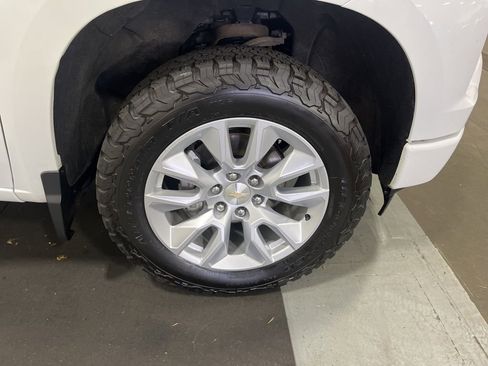 Certified 2022 Chevrolet Silverado 1500 Custom AWD/4WD image 9