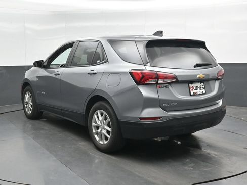 Used 2023 Chevrolet Equinox LS w/ LS Convenience Package FWD image 10