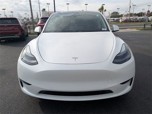 Used 2022 Tesla Model Y Performance image 9