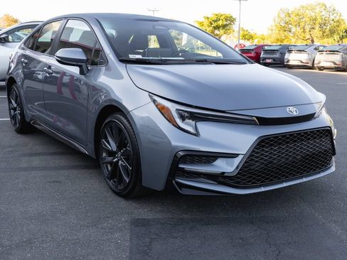 Used 2026 Toyota Corolla SE w/ SE Package FWD image 3