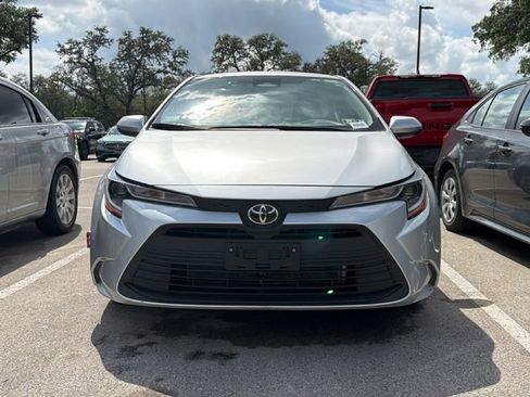 Used 2023 Toyota Corolla LE image 2