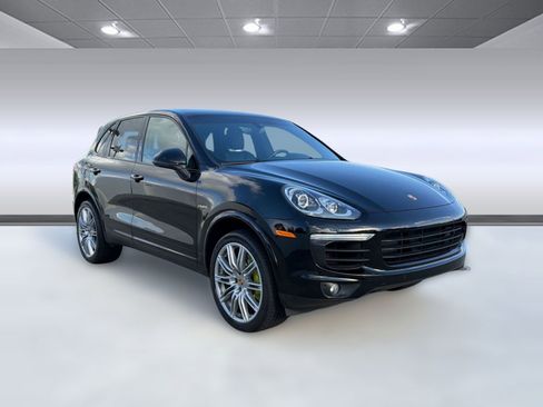 Used 2018 Porsche Cayenne S AWD/4WD image 6