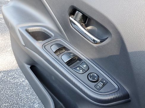 Used 2024 Nissan Versa SV w/ Trunk Package FWD image 30