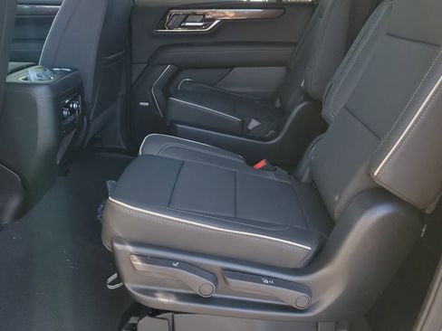 New 2026 GMC Yukon XL Elevation image 7