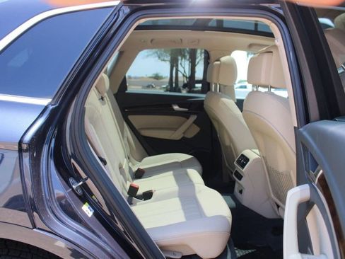 Used 2019 Audi Q5 2.0T Premium Plus w/ Premium Plus Package AWD/4WD image 15