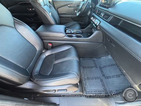 Used 2023 Honda Pilot Touring image 11