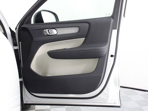 Certified 2026 Volvo XC40 B5 Plus AWD/4WD image 21