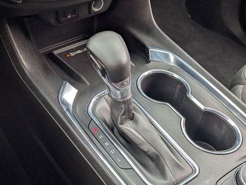 Used 2023 Chevrolet Traverse LT image 28