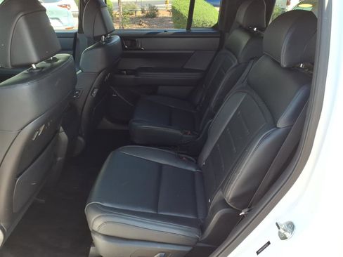 Used 2025 Hyundai Santa Fe Calligraphy FWD image 17