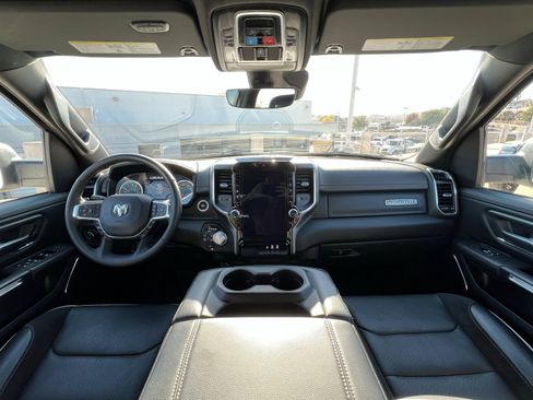 Used 2025 RAM 1500 Laramie image 9