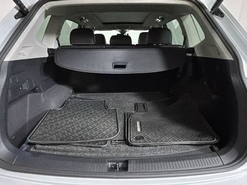 Used 2022 Volkswagen Tiguan SE AWD/4WD image 28