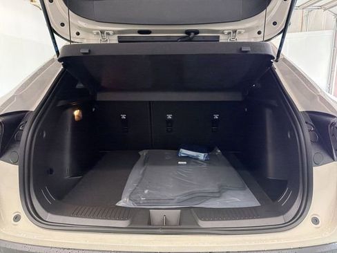 New 2026 Chevrolet Trax RS w/ Sunroof Package FWD image 18