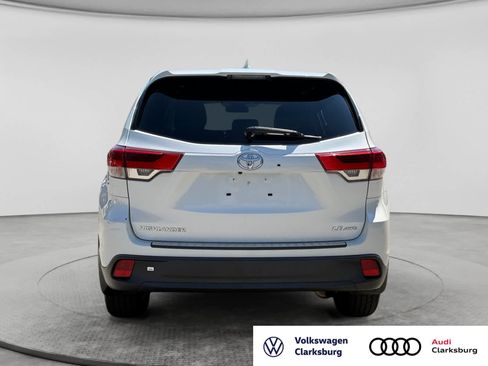 Used 2019 Toyota Highlander Plus AWD/4WD image 6