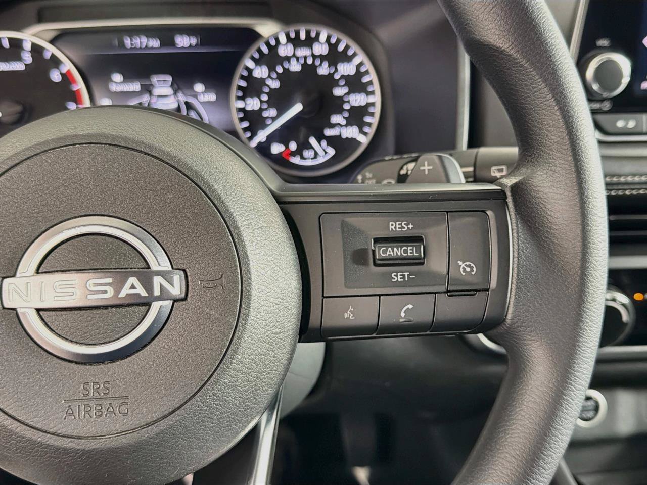 Used 2023 Nissan Rogue S AWD/4WD image 43
