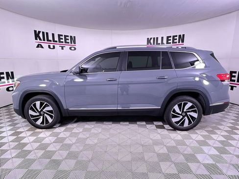 Used 2025 Volkswagen Atlas SEL image 4