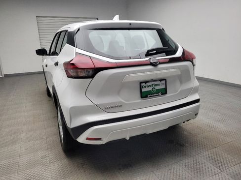 Used 2022 Nissan Kicks S image 6