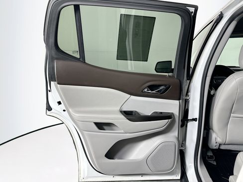 Used 2018 GMC Acadia SLT FWD image 27