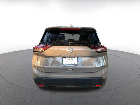Used 2025 Nissan Rogue SV image 6
