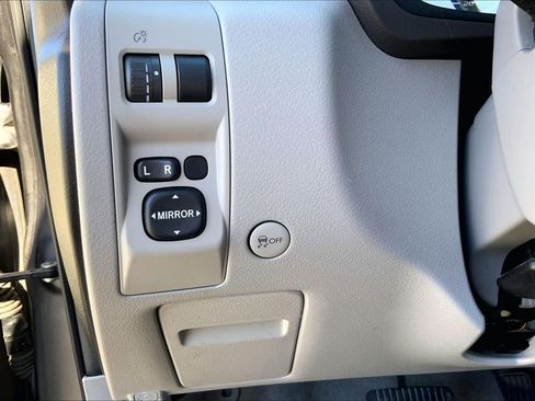 Used 2010 Subaru Forester 2.5X Premium image 31