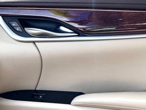 Used 2013 Cadillac XTS Luxury FWD image 29