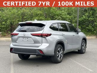 Used 2023 Toyota Highlander XLE FWD video 2
