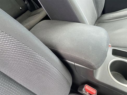 Used 2015 Nissan Rogue S w/ Convenience Package image 28