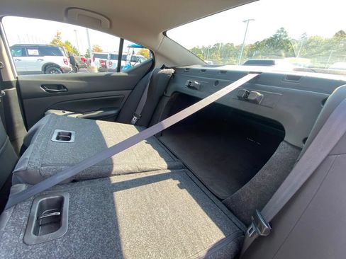 Used 2025 Nissan Altima 2.5 SV FWD image 27