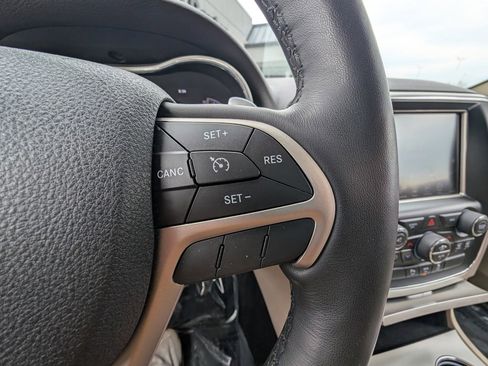 Used 2015 Jeep Grand Cherokee Limited image 19