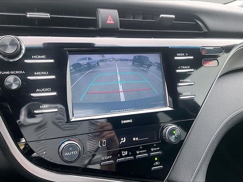 Used 2020 Toyota Camry SE FWD image 23