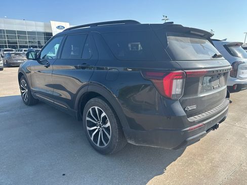 Used 2025 Ford Explorer ST-Line RWD image 4