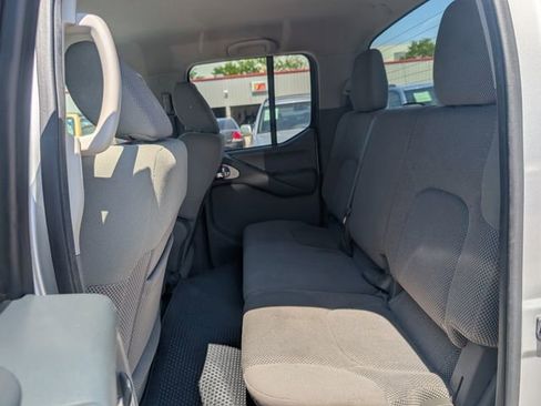 Used 2013 Nissan Frontier SV AWD/4WD image 14