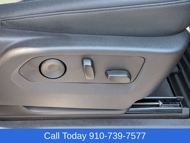Used 2025 GMC Sierra 1500 SLT AWD/4WD image 38