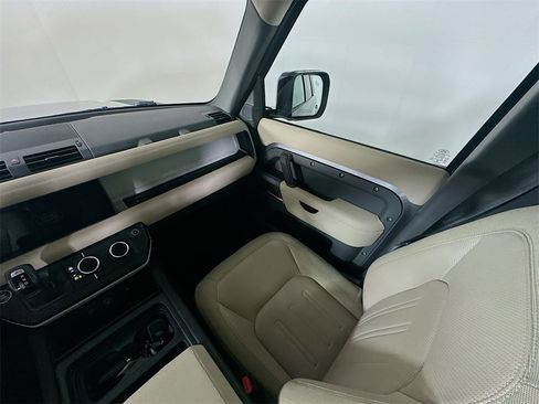 Used 2020 Land Rover Defender 110 S image 11